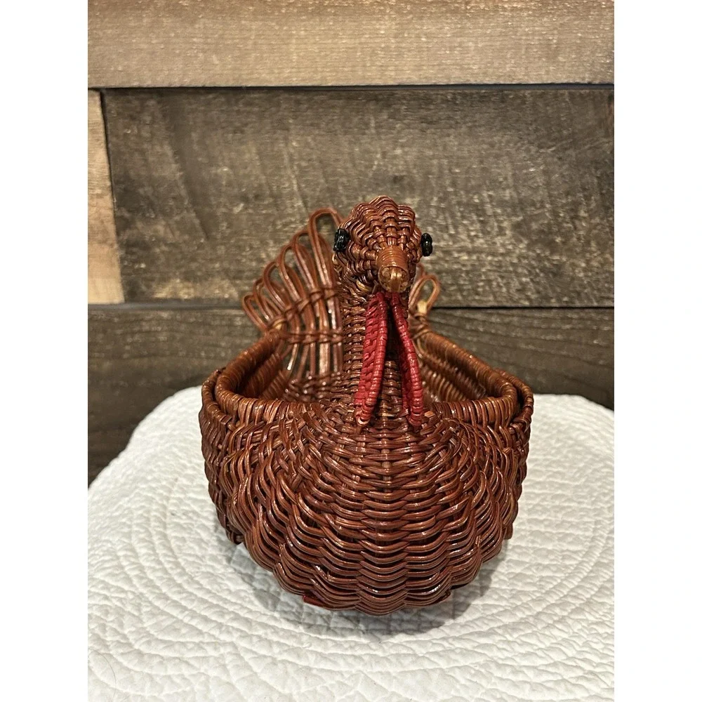 Vtg Woven Wicker Rattan Thanksgiving Turkey Basket Fall Centerpiece Brown Holidy